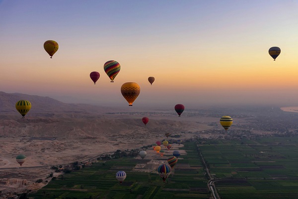 Full Day in Luxor With Hot Air Balloon
